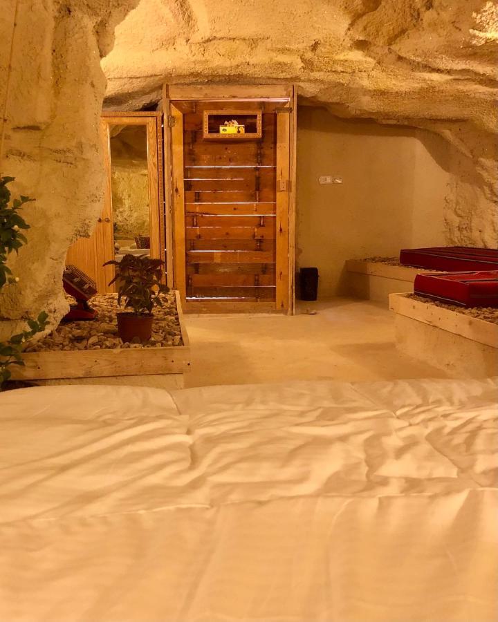 7 Caves Hotel Al Jāyah Exterior foto