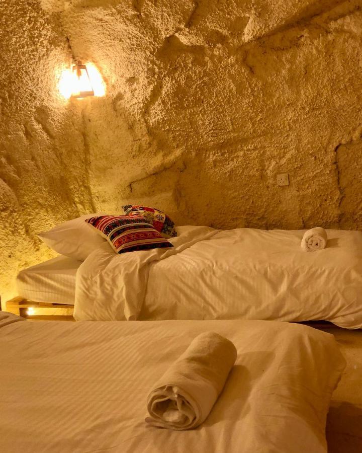 7 Caves Hotel Al Jāyah Exterior foto
