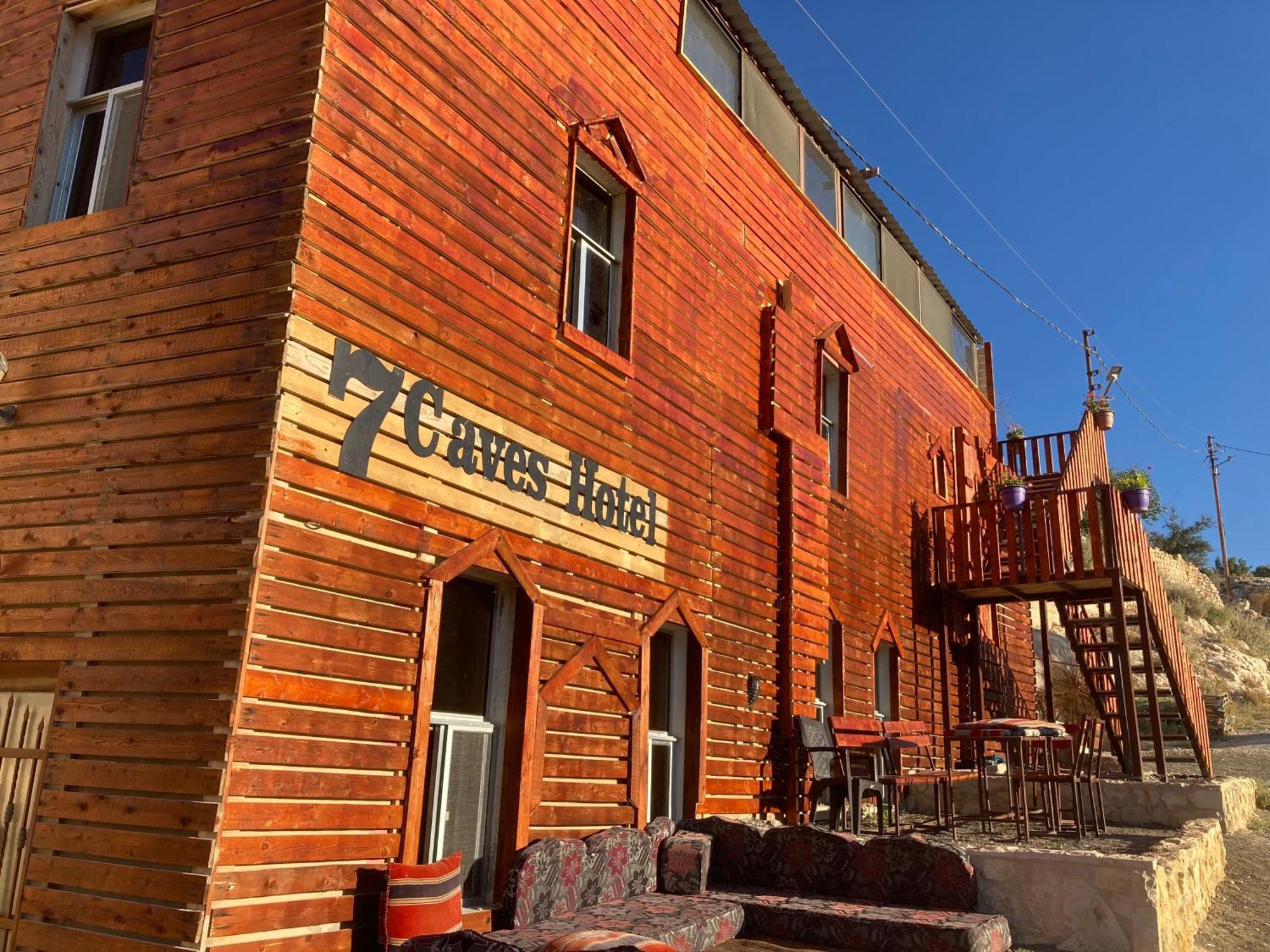 7 Caves Hotel Al Jāyah Exterior foto